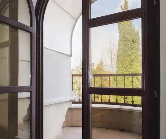 هتل Imeni Morisa Toreza Health Resort