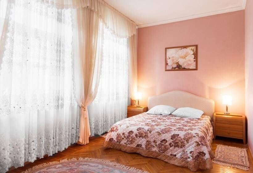 هتل Imeni Morisa Toreza Health Resort