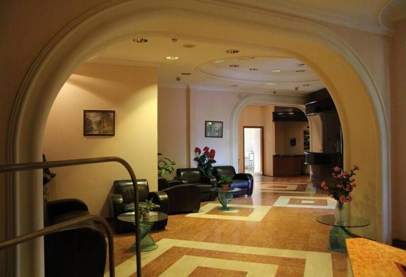 هتل Imeni Morisa Toreza Health Resort