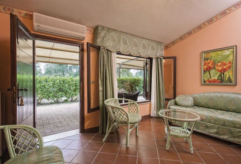 هتل La Pineta Dei Liberti