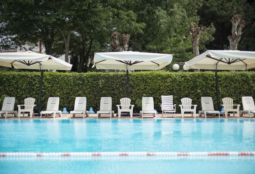 هتل La Pineta Dei Liberti