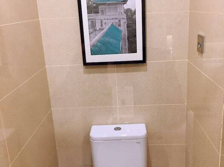 هتل New Beacon Airport International