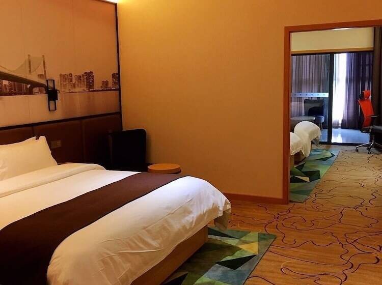 هتل New Beacon Airport International