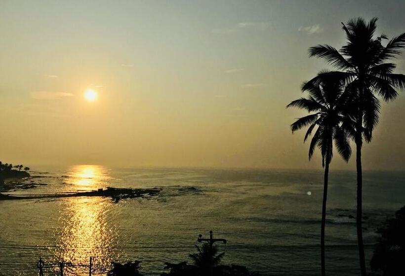 ホテル Queens Beach