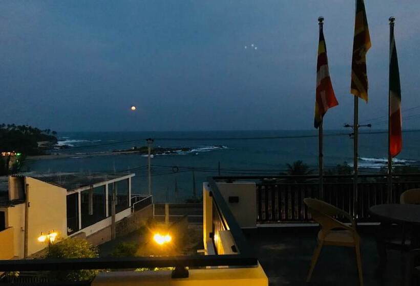 ホテル Queens Beach