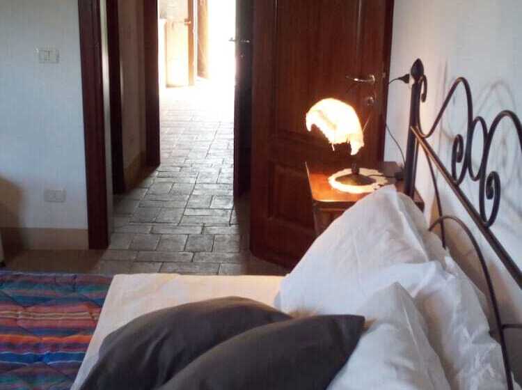 Сельский отель Podere Della Collina