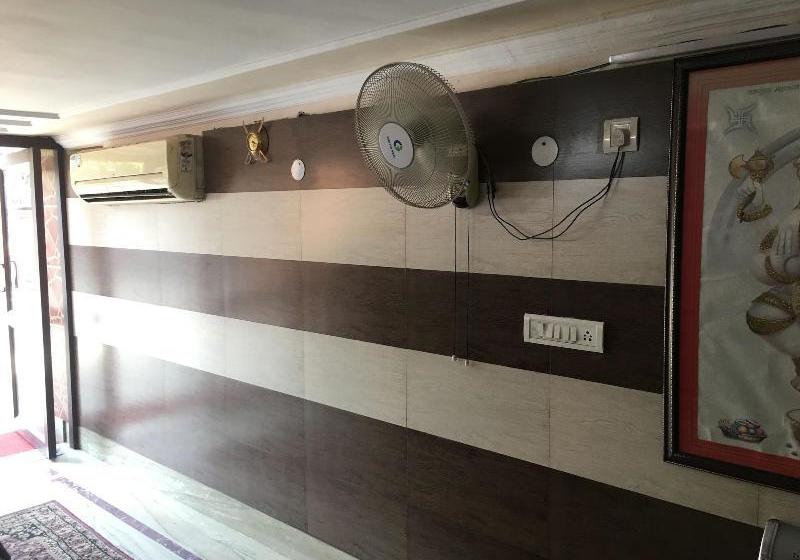 호텔 Shri Amarnath Lodge