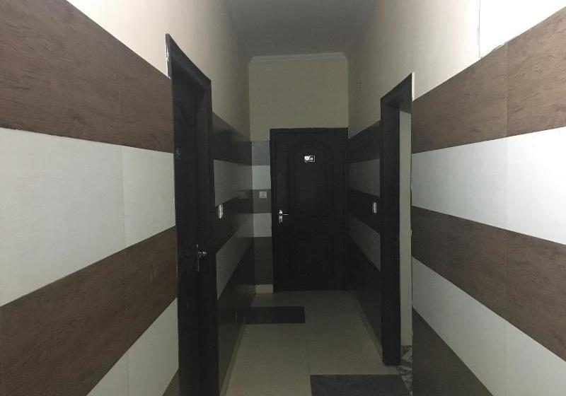 호텔 Shri Amarnath Lodge