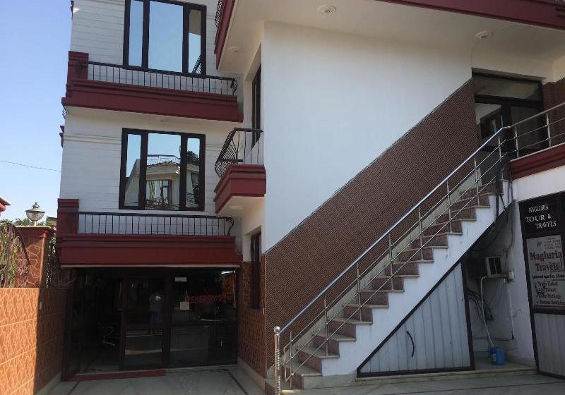 호텔 Shri Amarnath Lodge