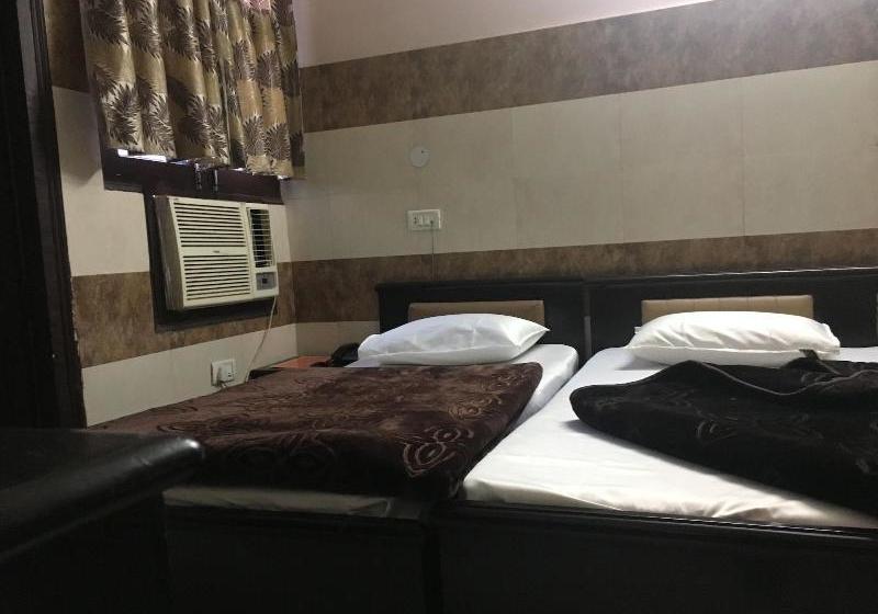 호텔 Shri Amarnath Lodge