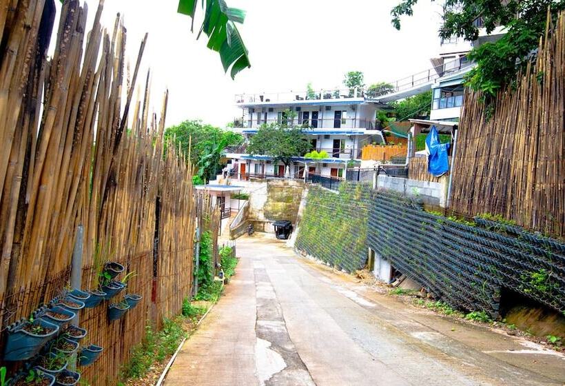 هتل Skylodge Resort