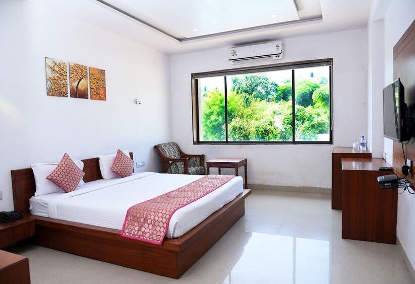 ホテル Tania Searock