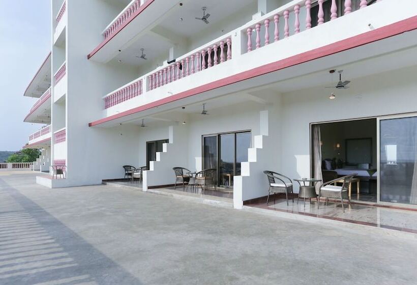 Hotelli Treebo Aarya Boulevard