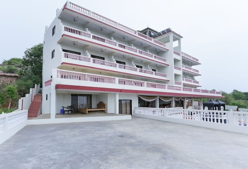 Hotelli Treebo Aarya Boulevard