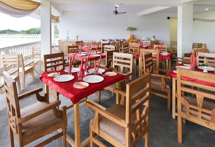 Hotelli Treebo Aarya Boulevard