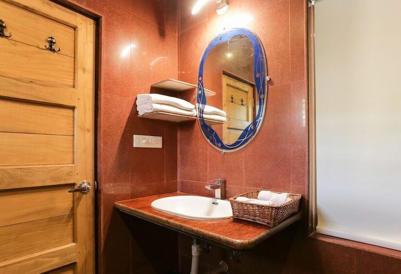 Hotelli Treebo Aarya Boulevard