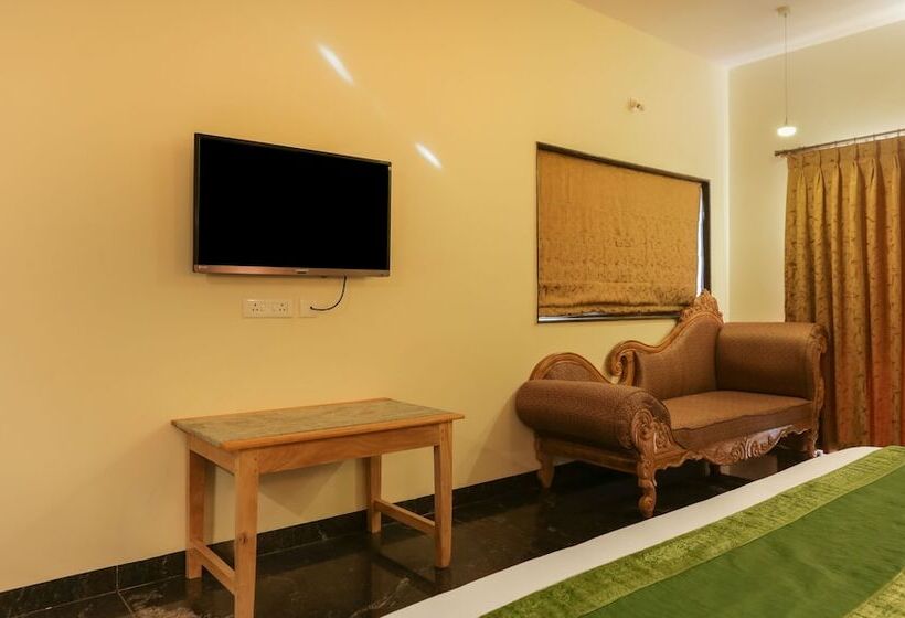 Hotelli Treebo Aarya Boulevard