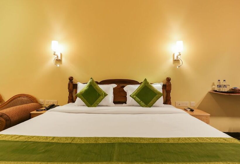 Hotelli Treebo Aarya Boulevard