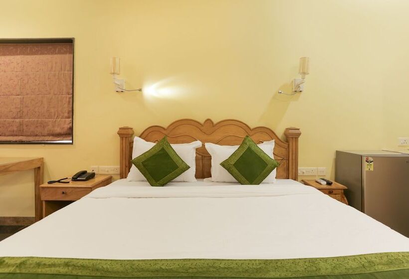 Hotelli Treebo Aarya Boulevard