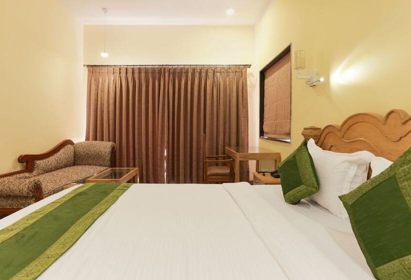 Hotelli Treebo Aarya Boulevard