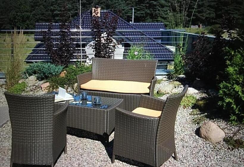 هتل Willa Pod Cyprysami