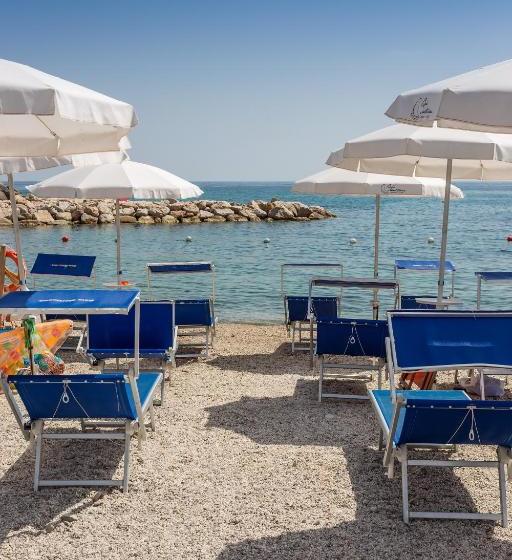 פנסיון Baia Marticana Residence