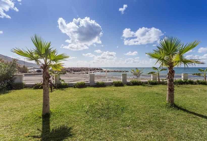 פנסיון Baia Marticana Residence