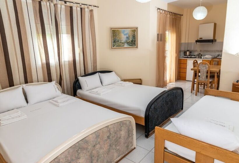 פנסיון Chris Apartments