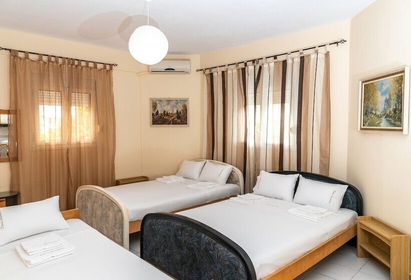 פנסיון Chris Apartments