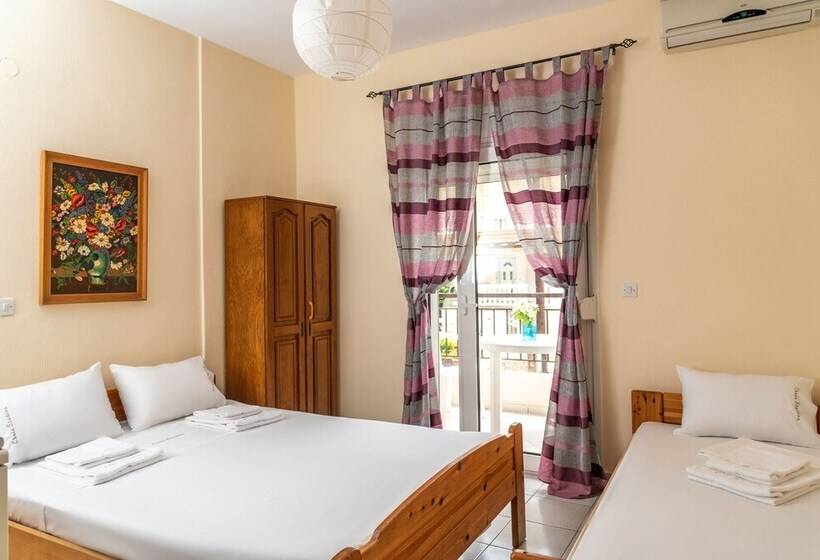 פנסיון Chris Apartments