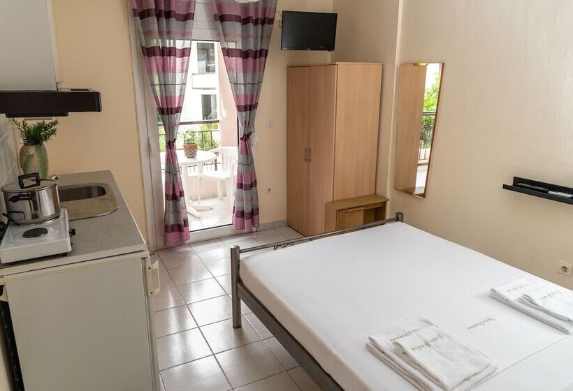 פנסיון Chris Apartments