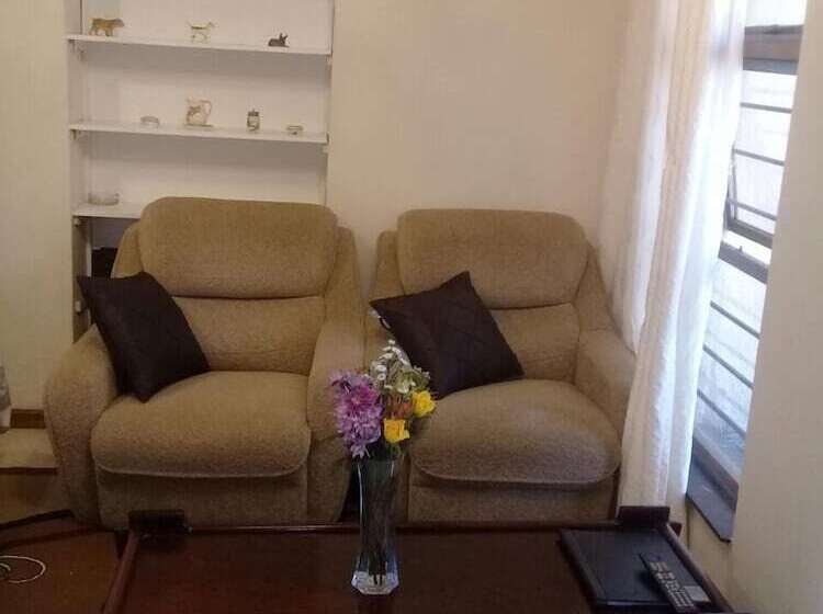 펜션 Hoopoe Haven Guest House