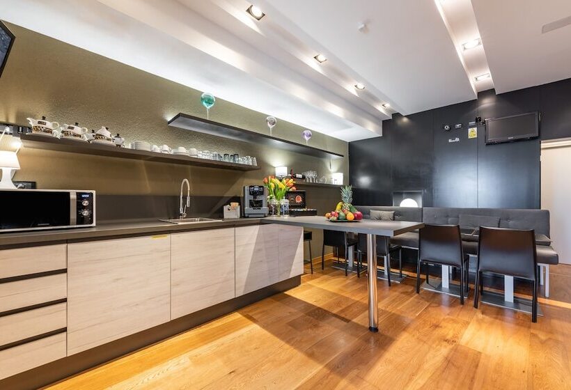 Пансион Martini Rooms Castello