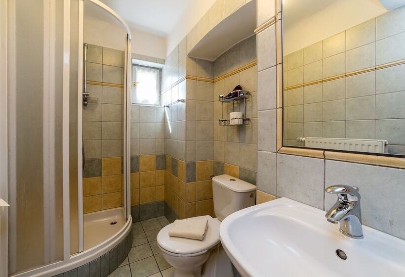 פנסיון Penzion Gardena