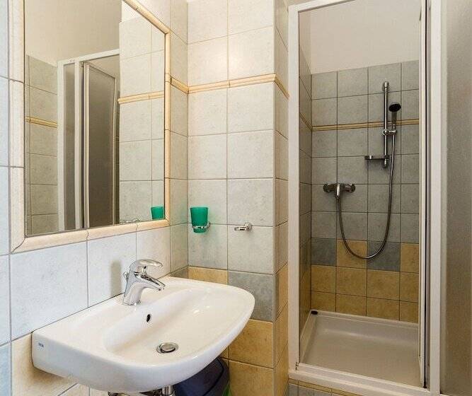 פנסיון Penzion Gardena