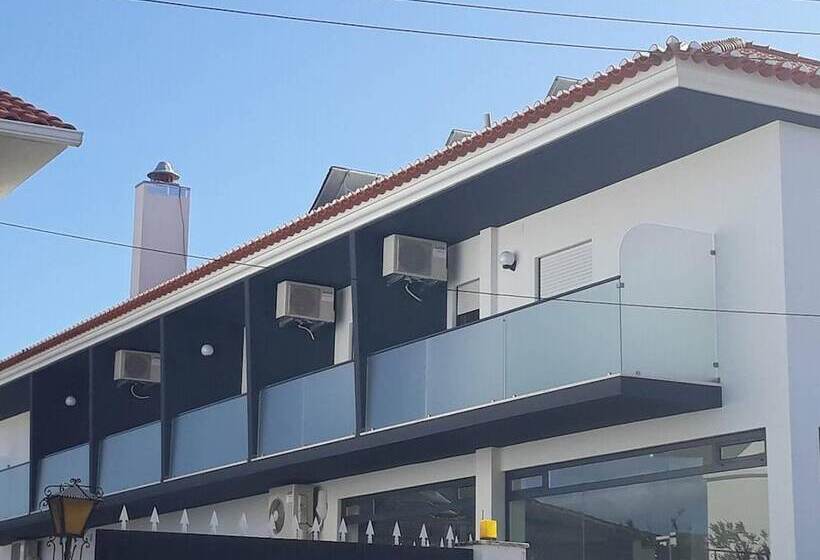 پانسیون Pousada Tires Guest House