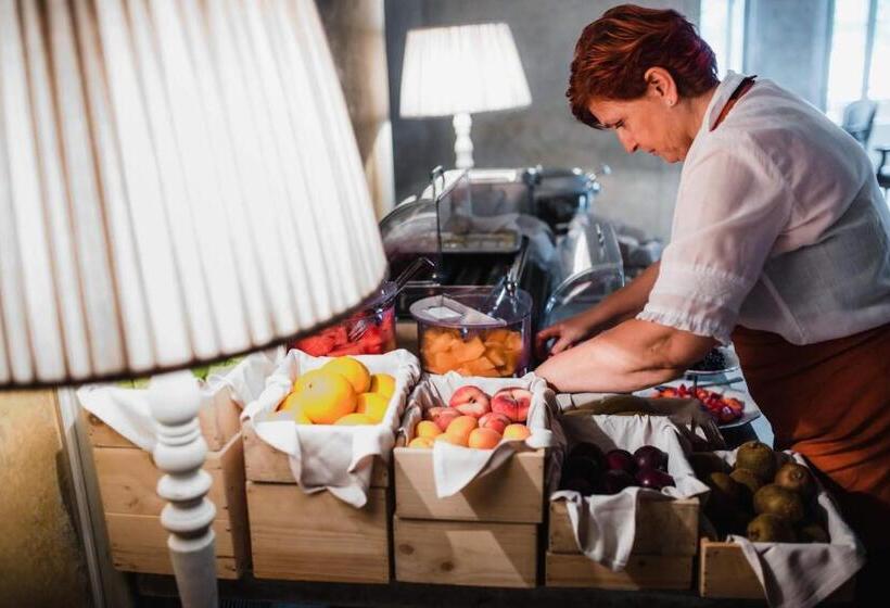 Regina Teodolinda Suites