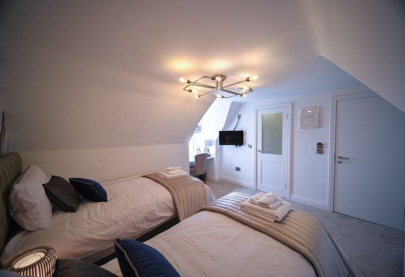 The Strand Hotel, The Former Residence Of Oscar Wilde