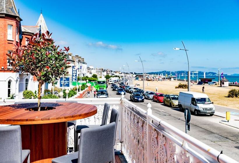 The Strand Hotel, The Former Residence Of Oscar Wilde