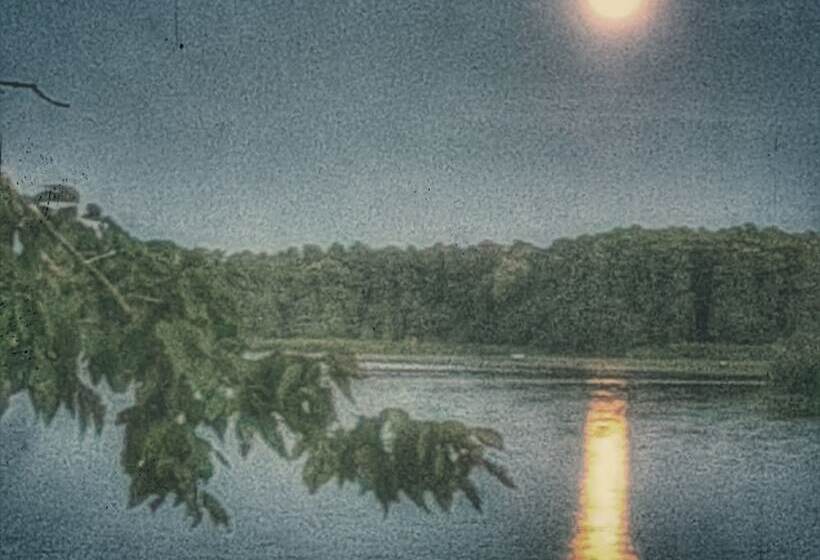 住宿加早餐  Riverside Inn