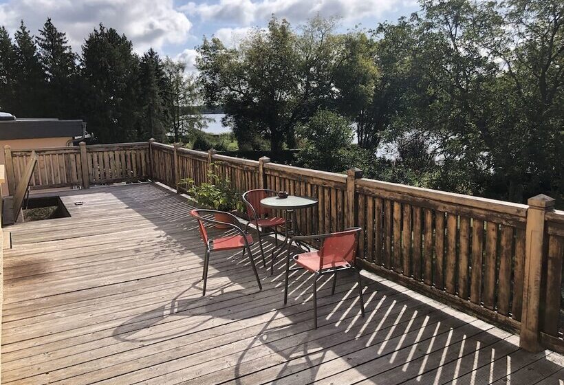 צימר Riverside Inn