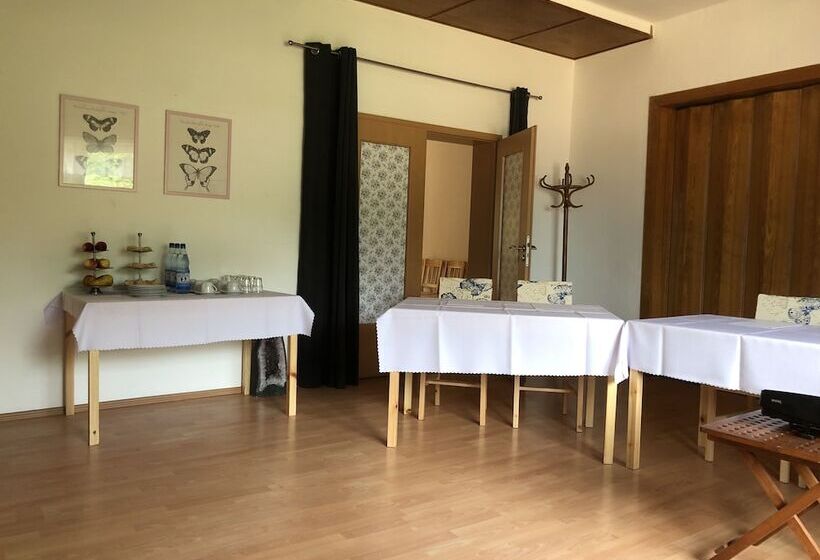 צימר Riverside Inn