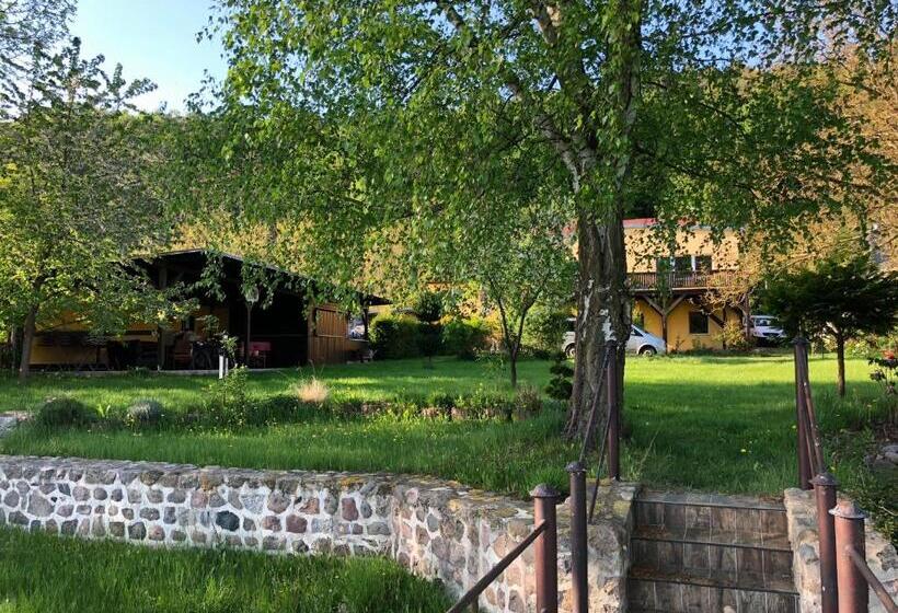 צימר Riverside Inn