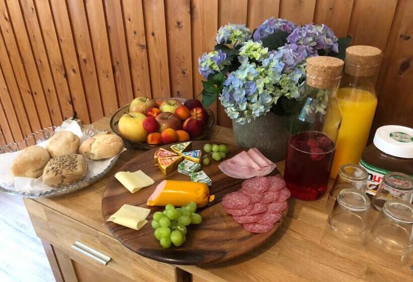 צימר Riverside Inn