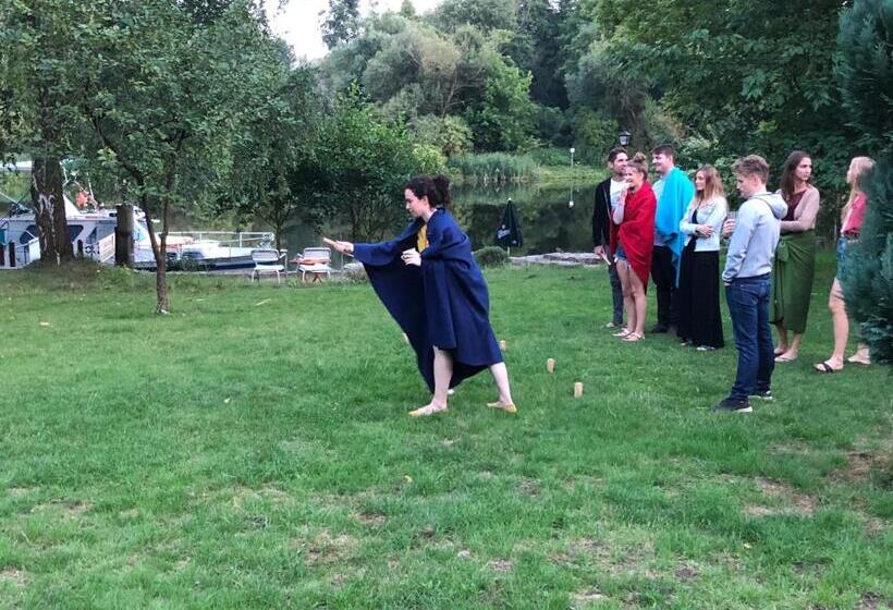 住宿加早餐  Riverside Inn