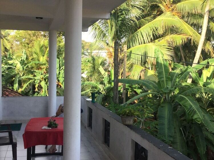 Bed and Breakfast White Baby Beach Rest