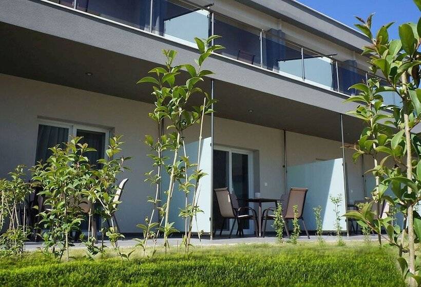 Finikas Garden Beach Resort Nikiti