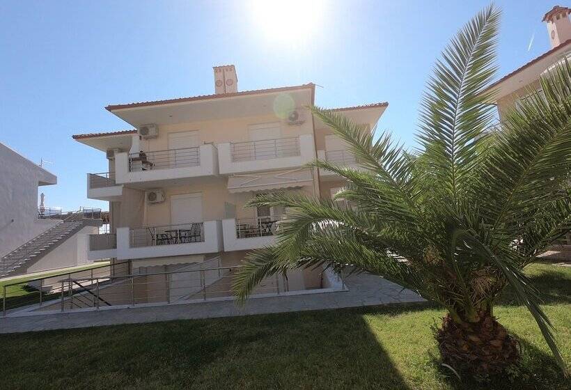 Finikas Garden Beach Resort Nikiti