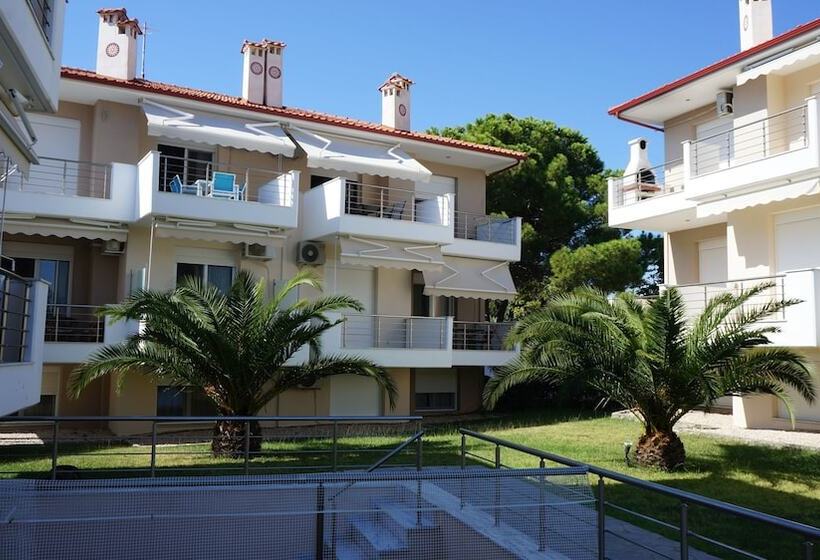 Finikas Garden Beach Resort Nikiti