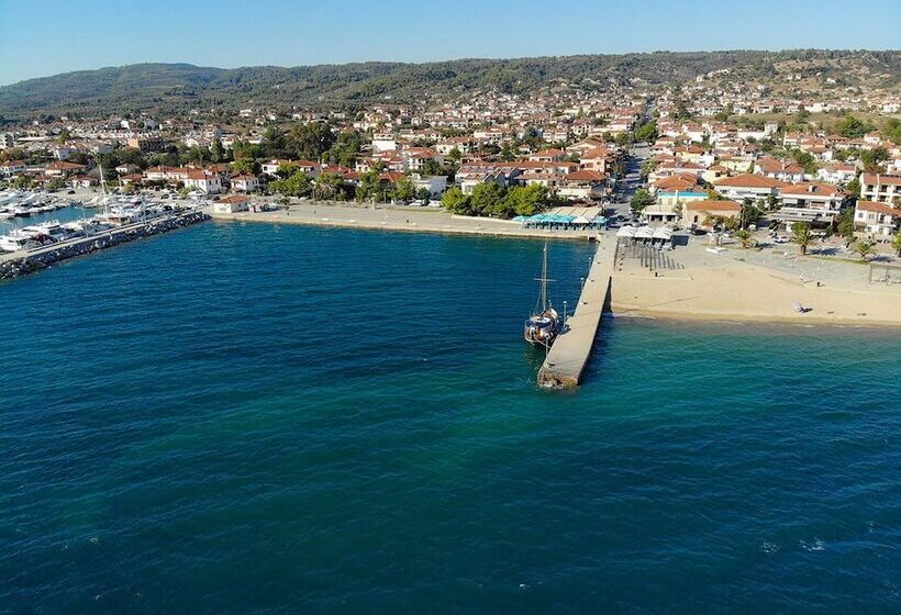 Finikas Garden Beach Resort Nikiti